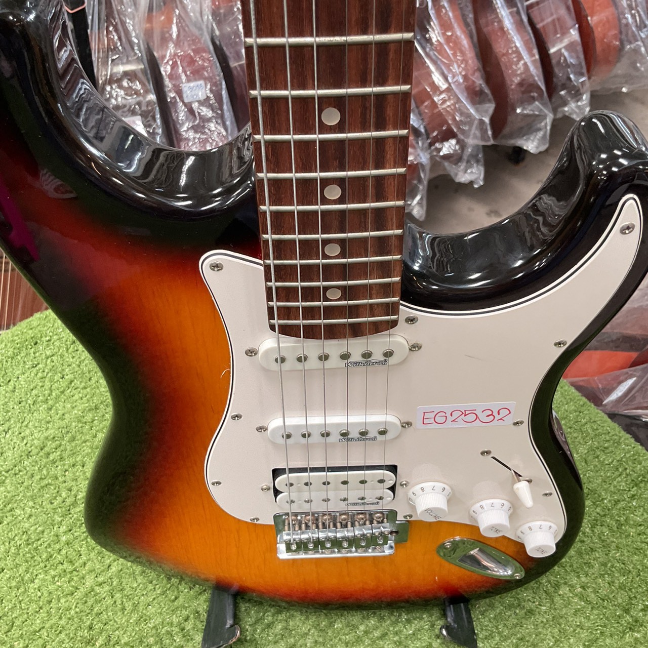 กีต้าร์ไฟฟ้า R D R