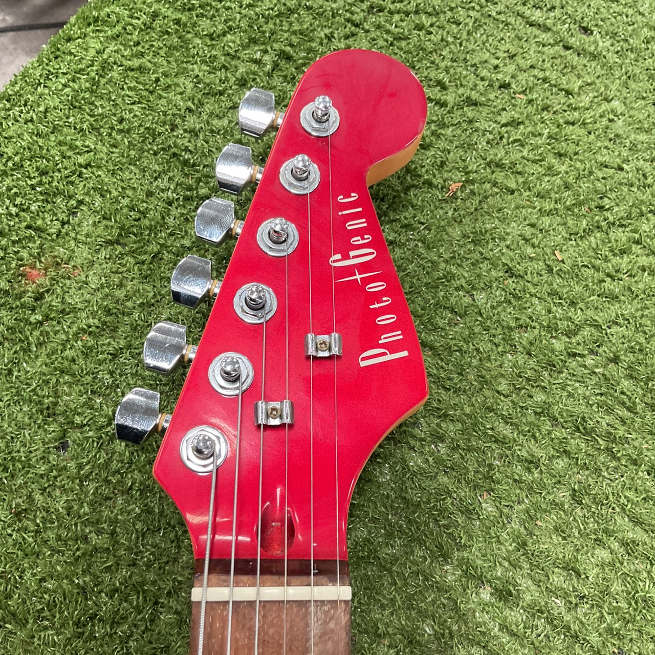 กีต้าร์ไฟฟ้า PhotoGenic