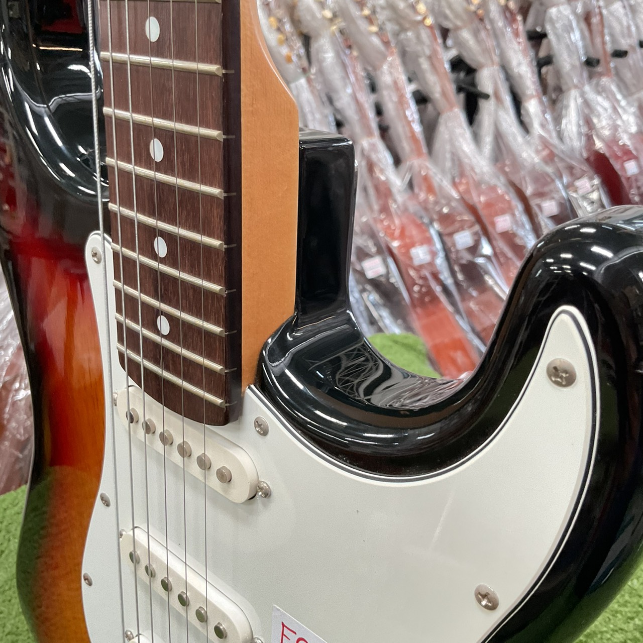 กีต้าร์ไฟฟ้า PhotoGenic