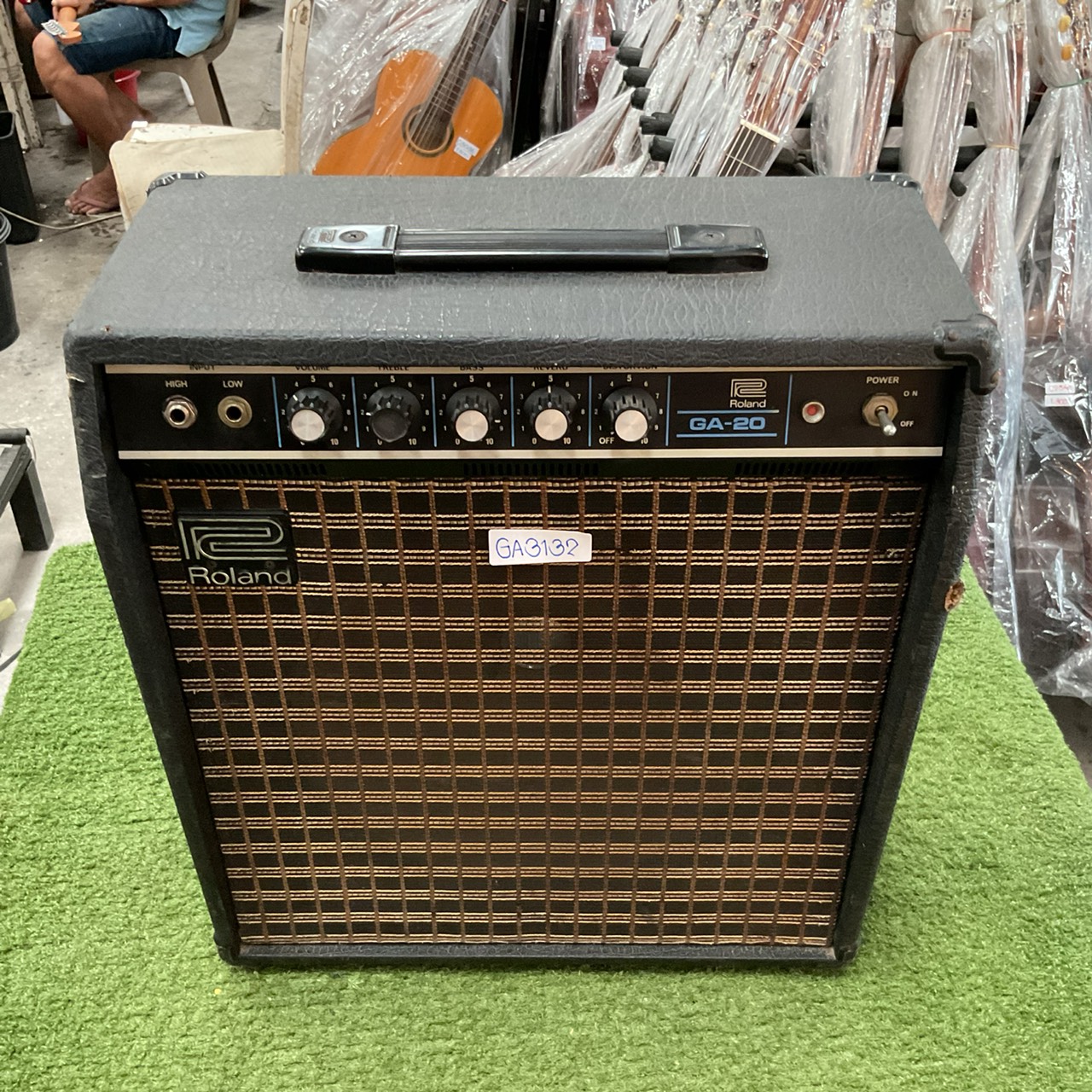 แอมป์กีต้าร์ Roland : GA-20