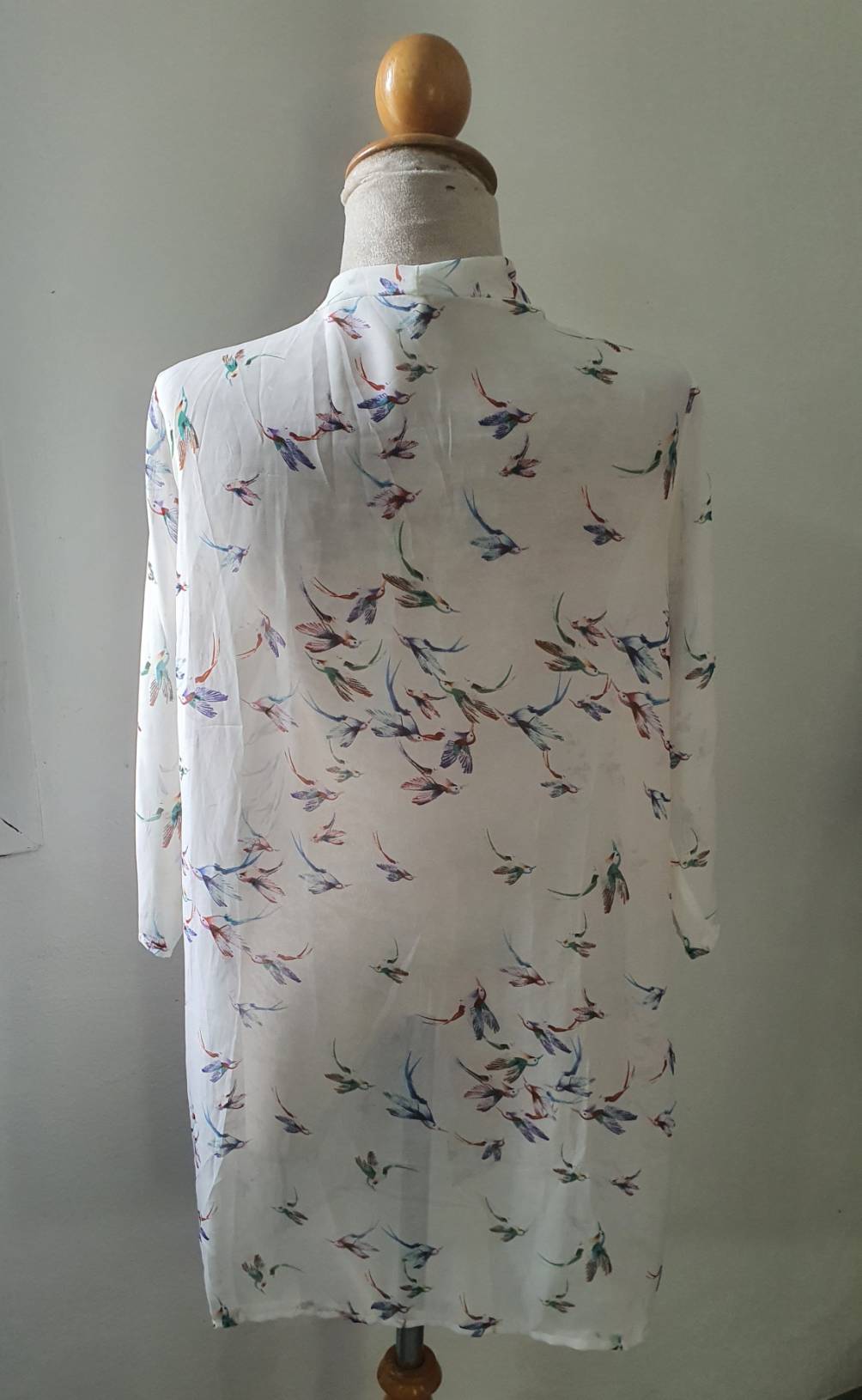 FF06487 เสื้อคลุมชีฟอง สีขาว มือสอง อก free