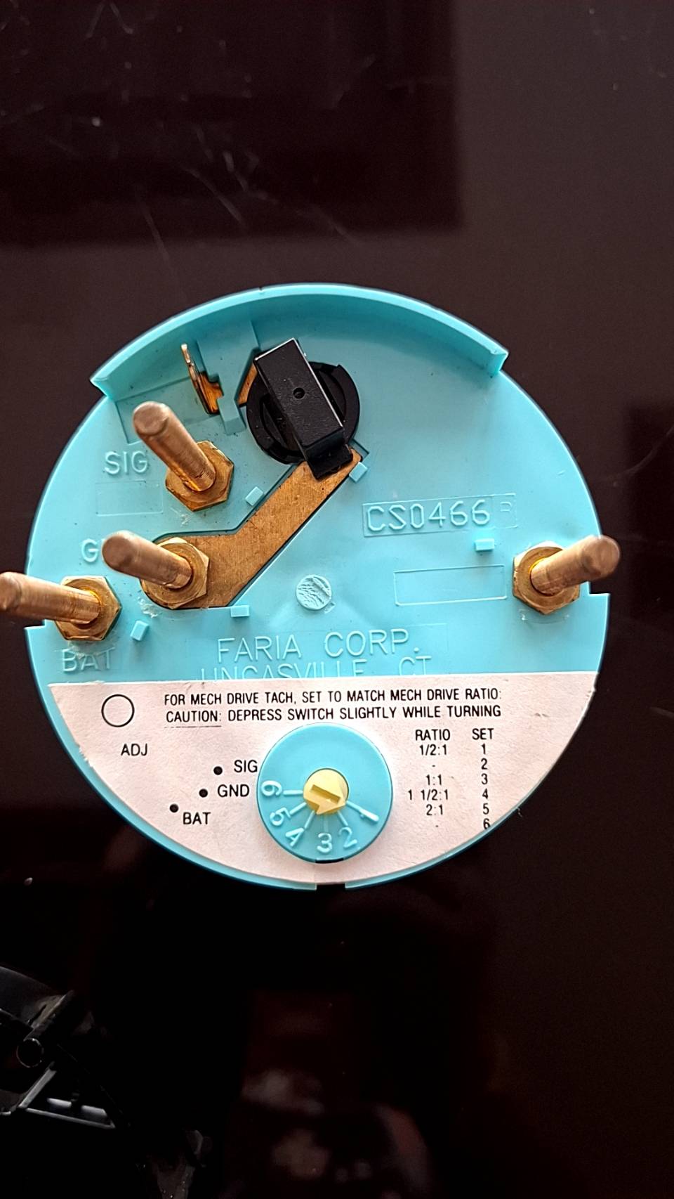 เกจ์วัดรอบ FARIA 3000 RPM 3.5 นิ้ว วัดชั่วโมงในตัว 12V ต่อกับไดชาร์ท ไฟร์วีล + เซ็นเซอร์ 5 หุน