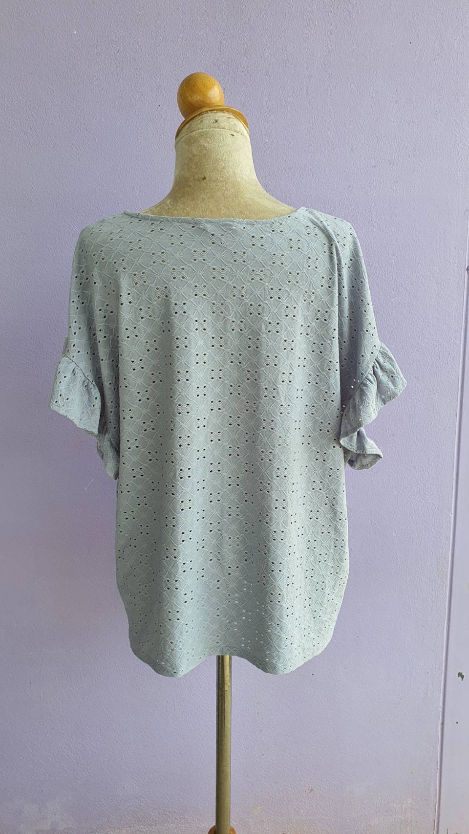 FF03109 เสื้อแฟชั่น มือสอง สีฟ้าอ่อ่น แบรนด์ LAUREN CONARD อก free 50-55 นิ้ว
