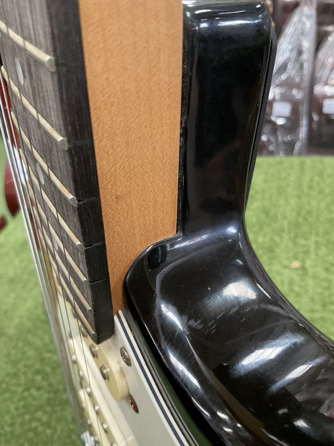 กีต้าร์ไฟฟ้า SELDER