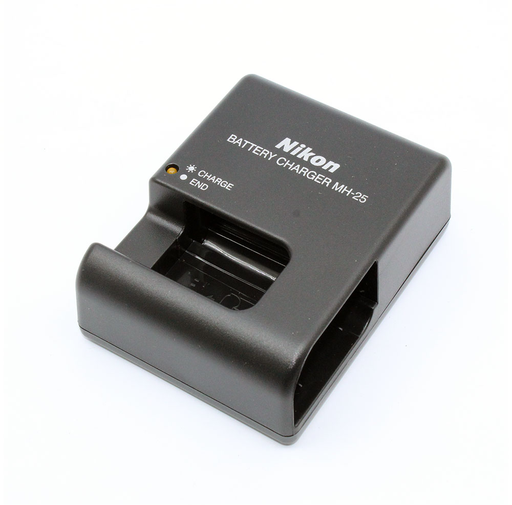 แท่นชาร์จแบตกล้อง Nikon รุ่น MH-25 (ENEL-15,ENEL-15A,ENEL-15B,ENEL-15C)