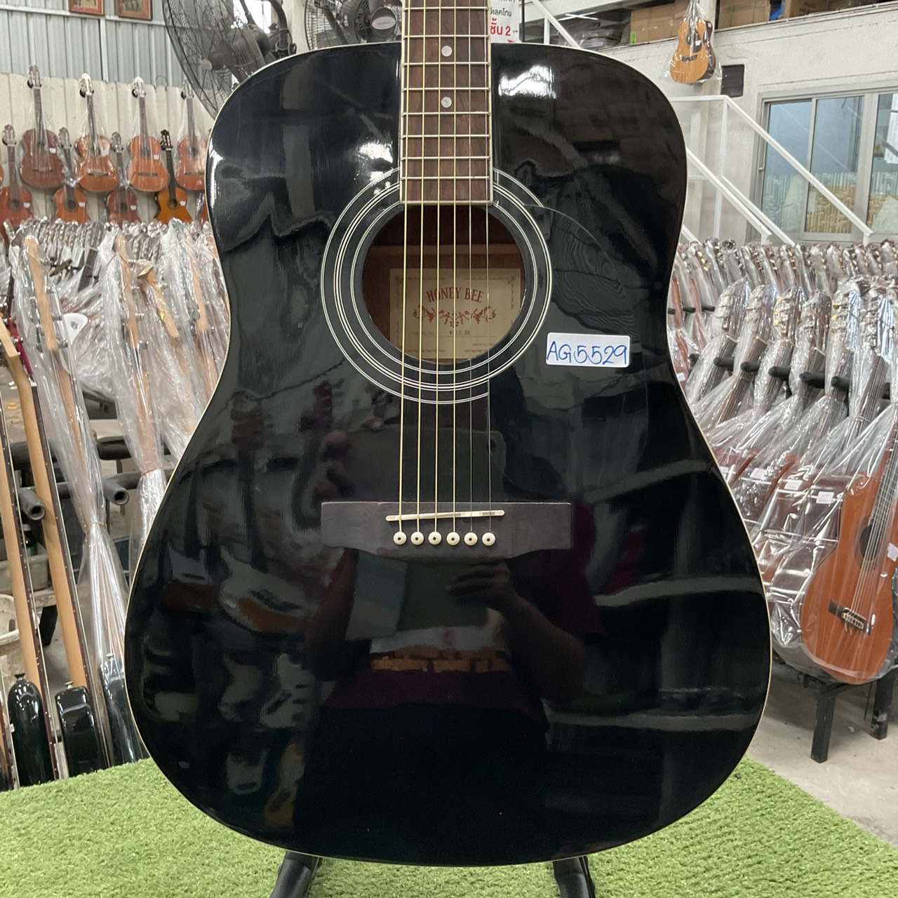 กีต้าร์โปร่ง HONEY BEE : W-15 BK