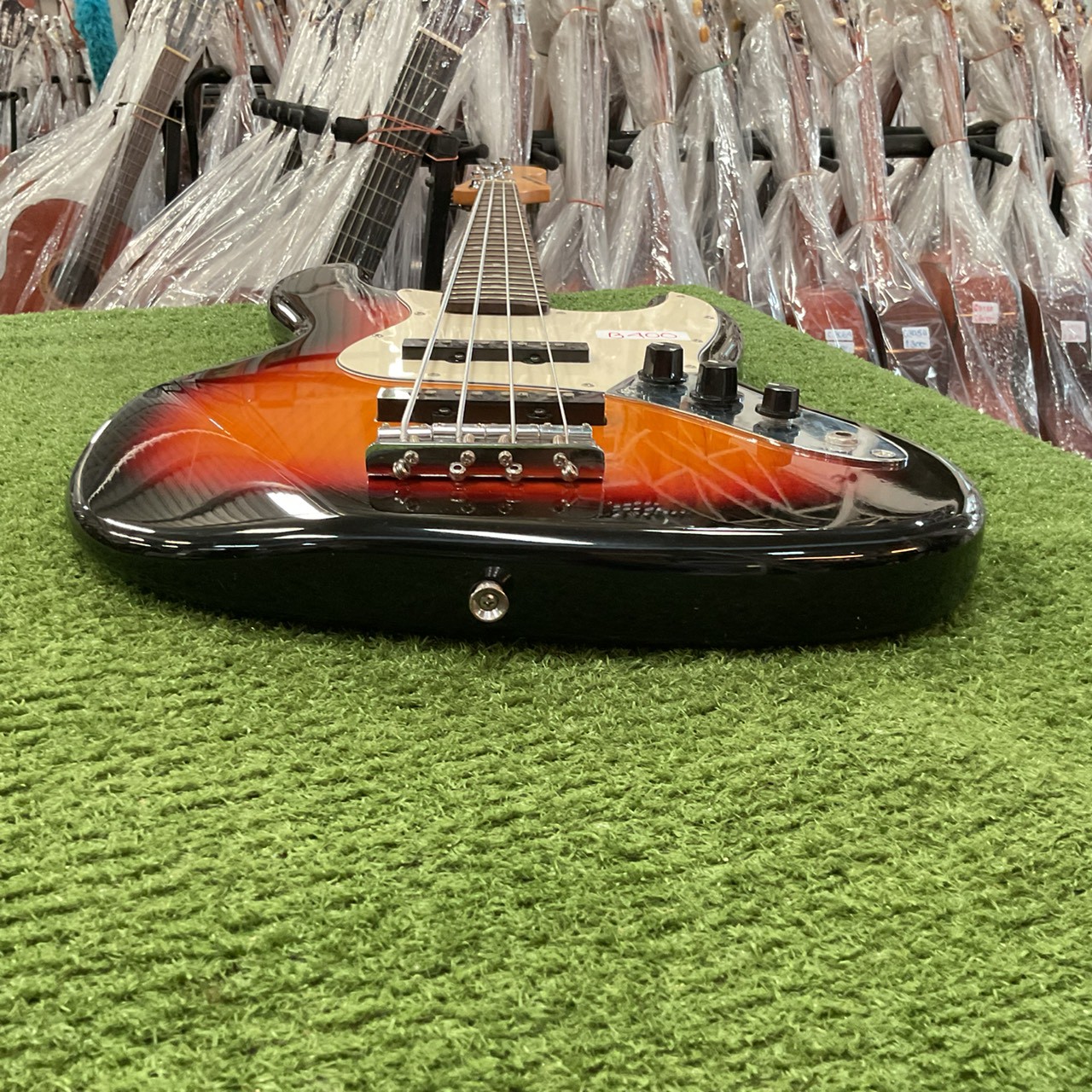 กีต้าร์เบส PlayTech