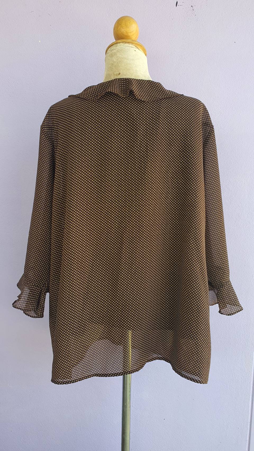 FF02914 เสื้อแฟชั่น ชีฟอง มือสอง สีน้ำตาลลายจุด club z colleclion อก 52-58นิ้ว