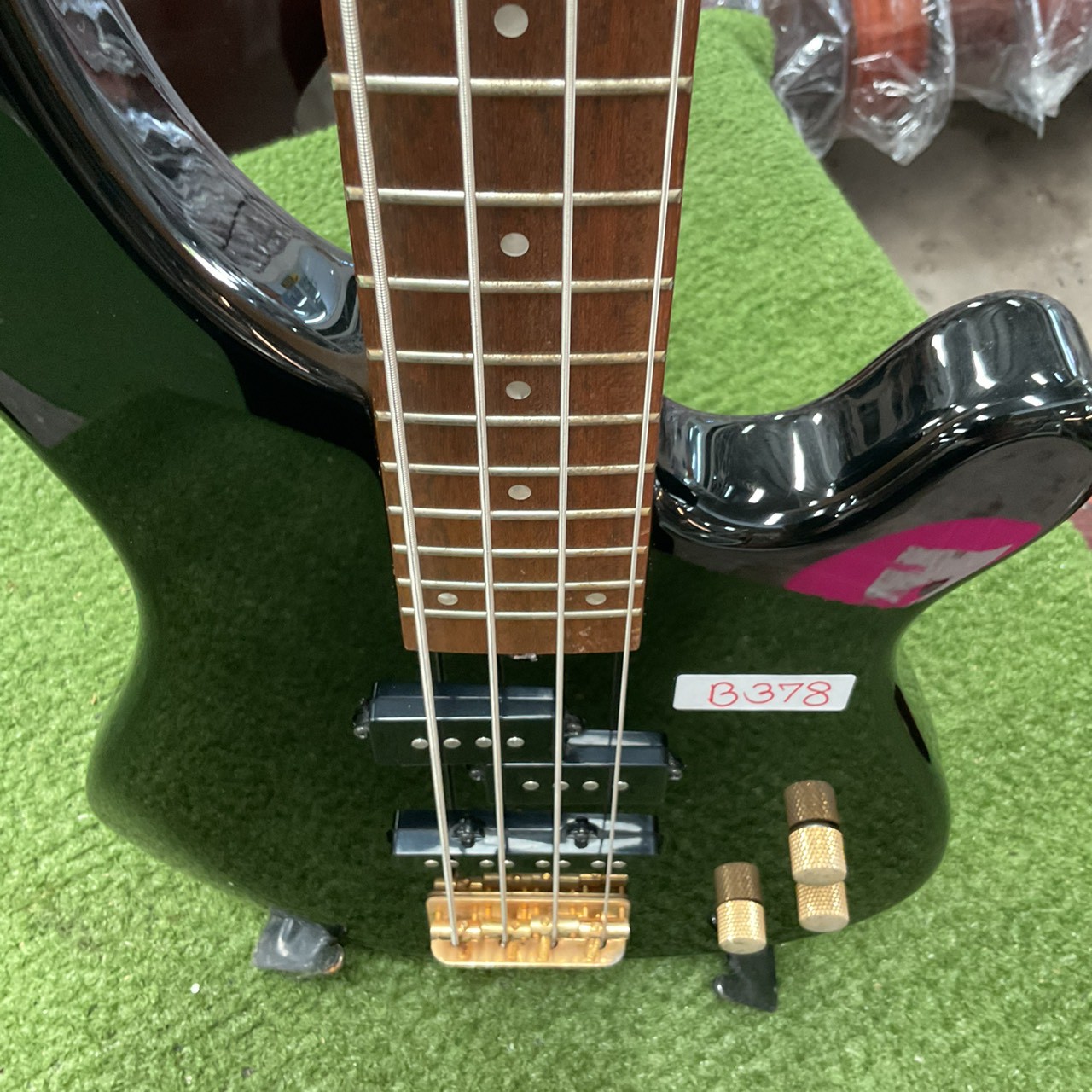 กีต้าร์เบส FERNANDES