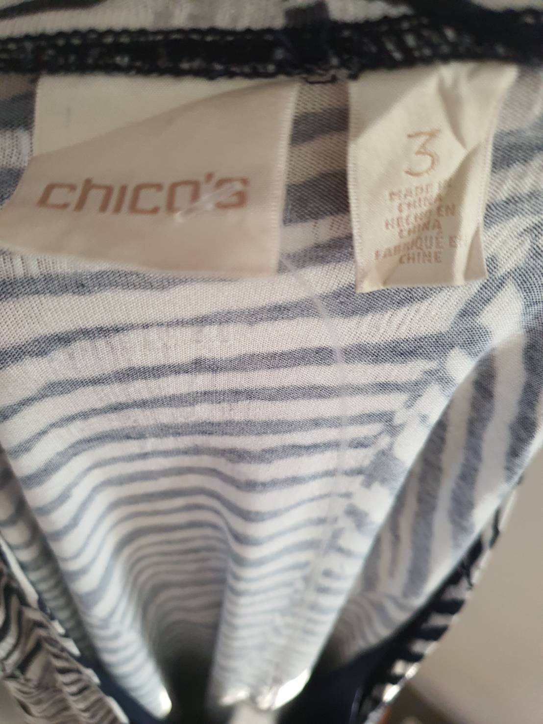 FF05879 เสื้อผ้าแฟชั่น มือสอง สีขาวลาย แบรนด์ Chico's อก 44-46 นิ้ว