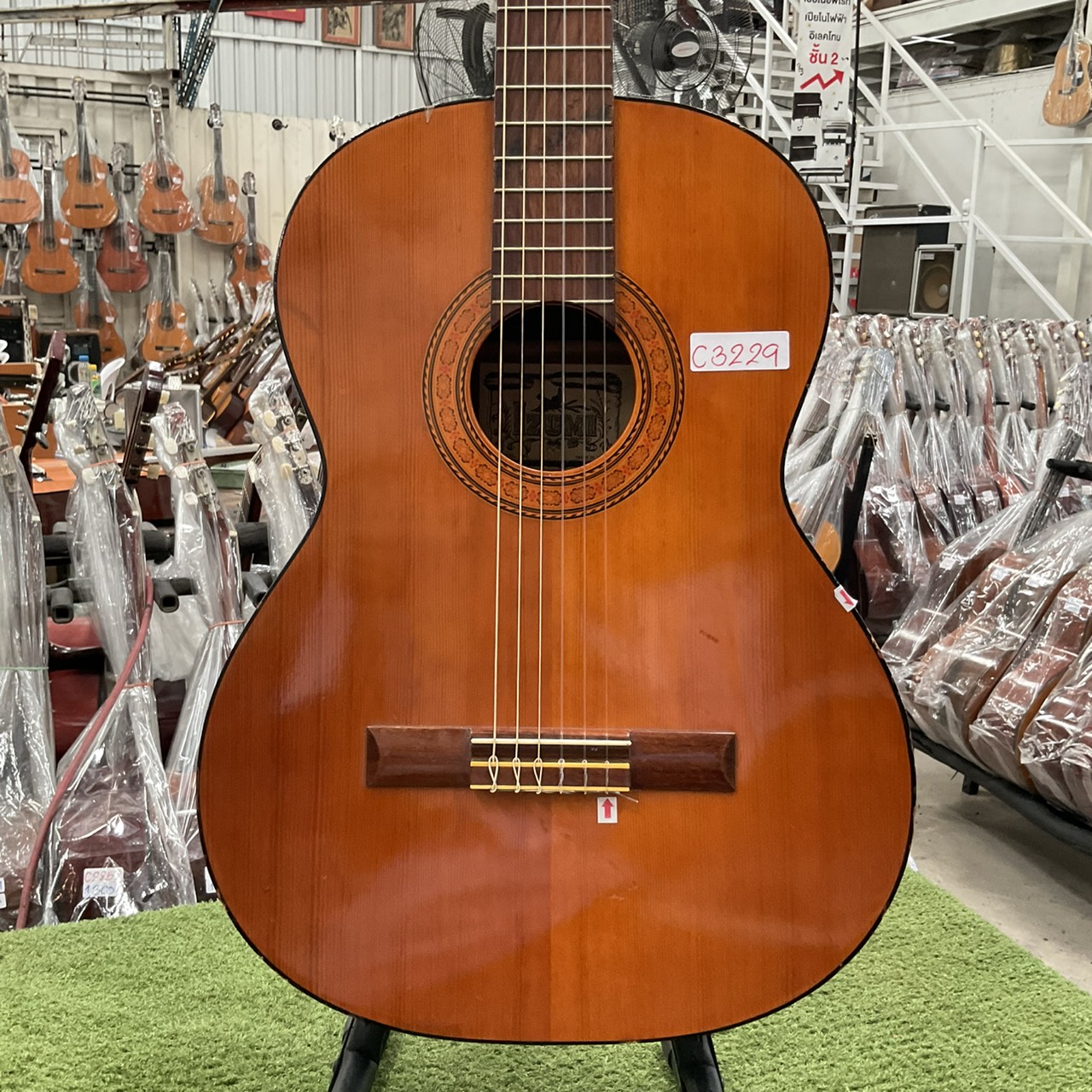 กีต้าร์คลาสสิค ISUMI : No.100