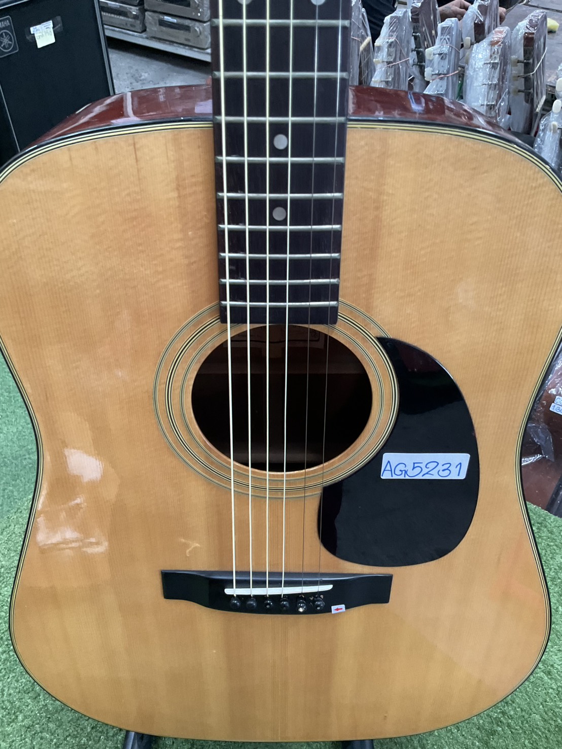 กีต้าร์โปร่ง Morris : W-15