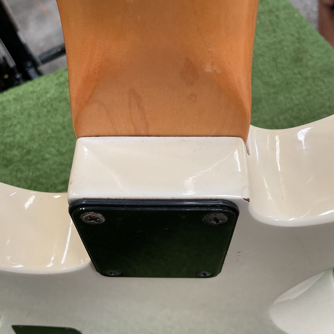 กีต้าร์เบส STRAINER : JS