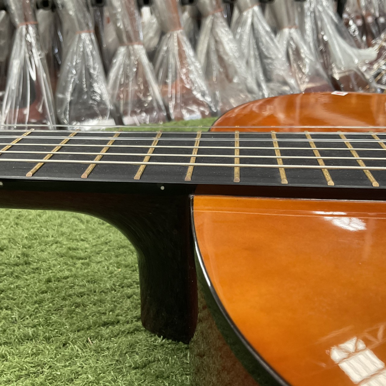 กีต้าร์คลาสสิค J & Z : JZGD3901