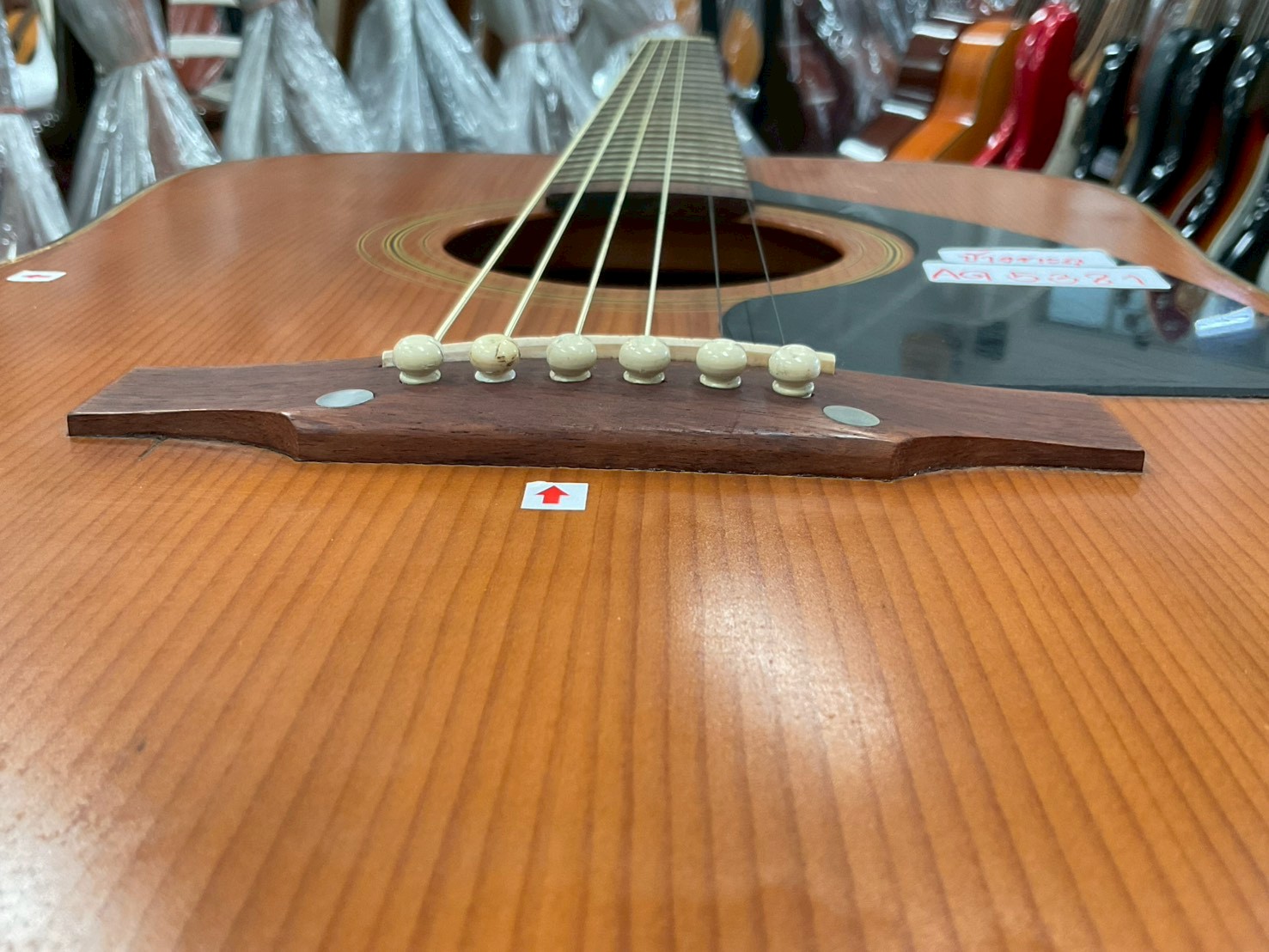 กีต้าร์โปร่ง Ariana : A790