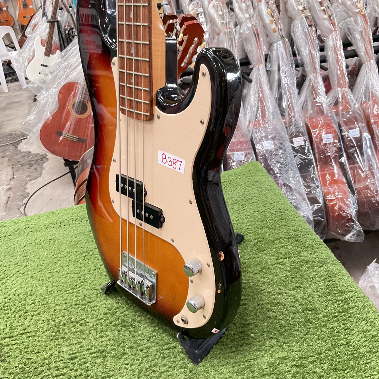 กีต้าร์เบส Craftsman : TRADITIONAL