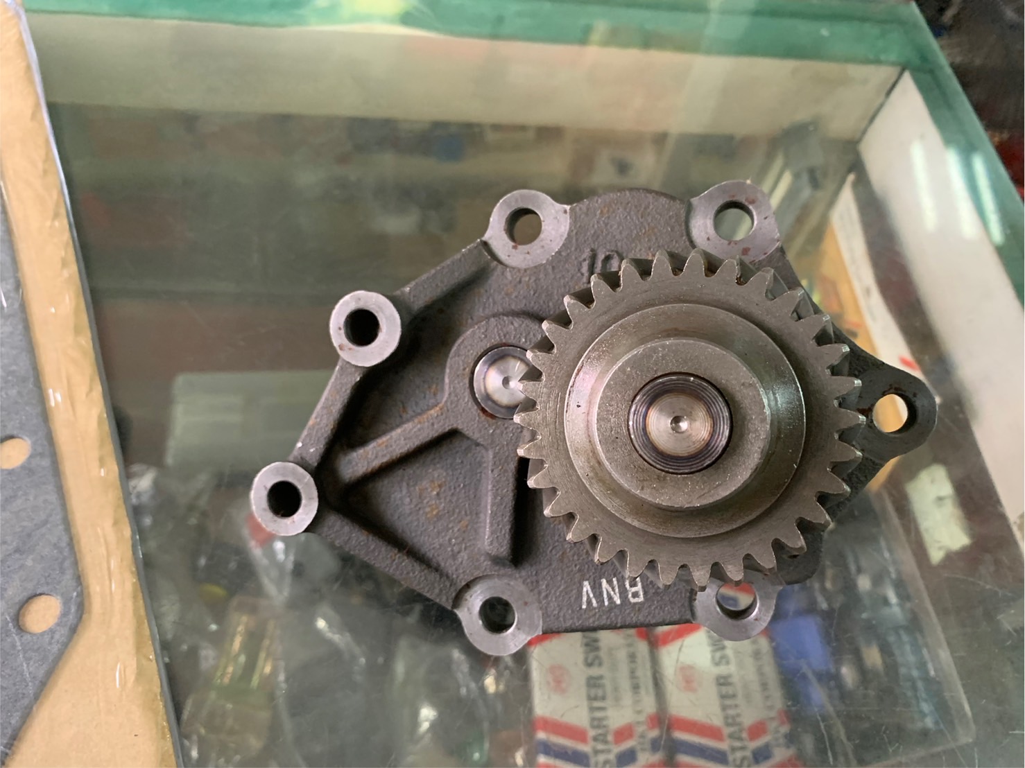 ปั๊มน้ำมันเครื่อง HINO DUTRO WO4D เฟืองหนา 27 mm
