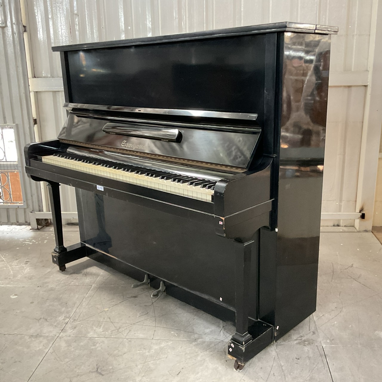 เปียโนอัพไลท์ Schweizerstein : HU-200