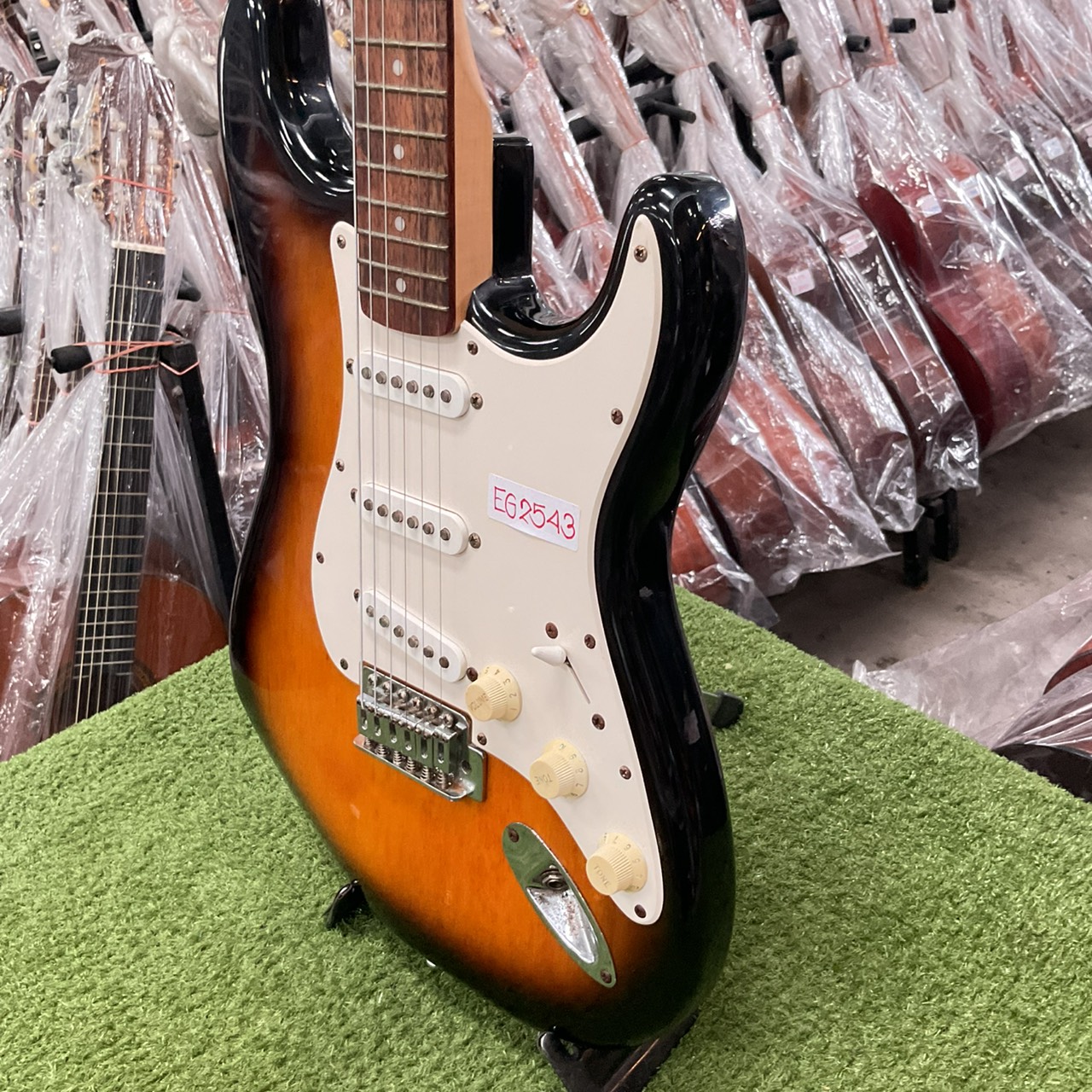 กีต้าร์ไฟฟ้า Squier by Fender