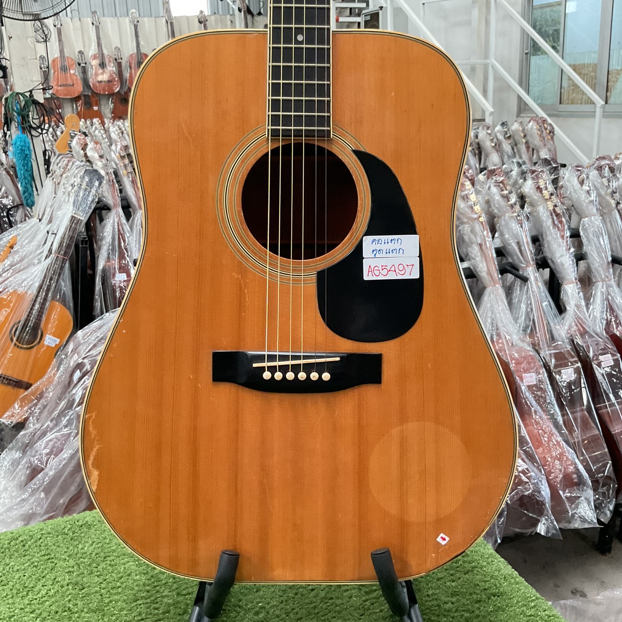 กีต้าร์โปร่ง Yamaki