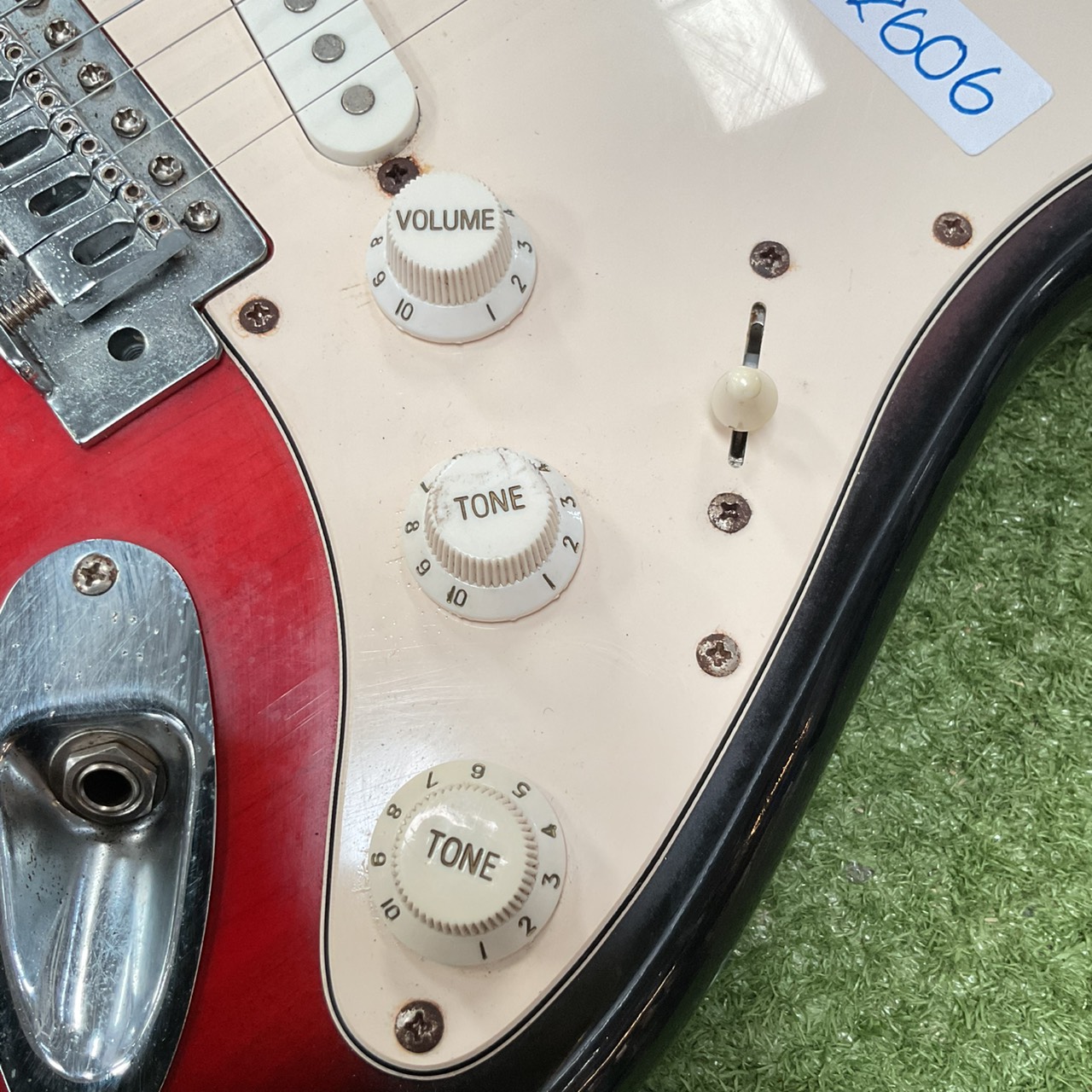 กีต้าร์ไฟฟ้า Mavis