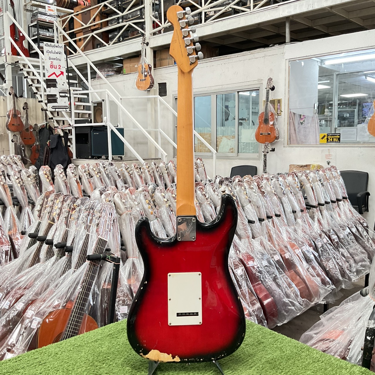 กีต้าร์ไฟฟ้า Mavis