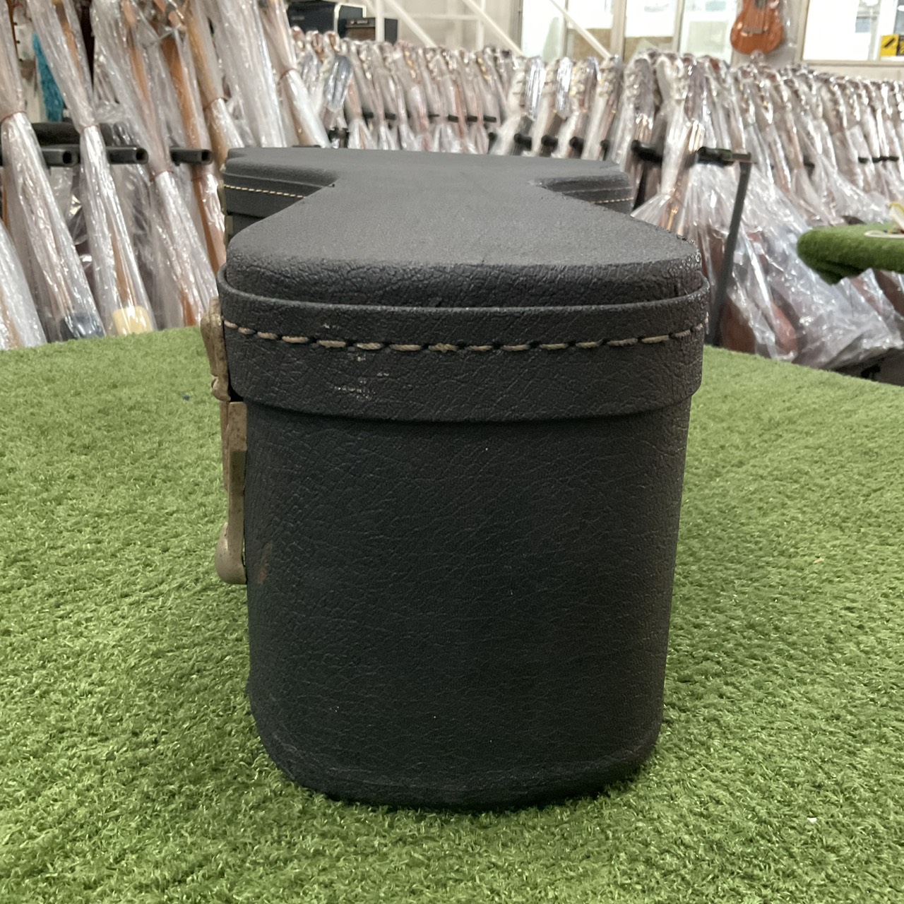 กล่องเคสกีต้าร์โปร่ง