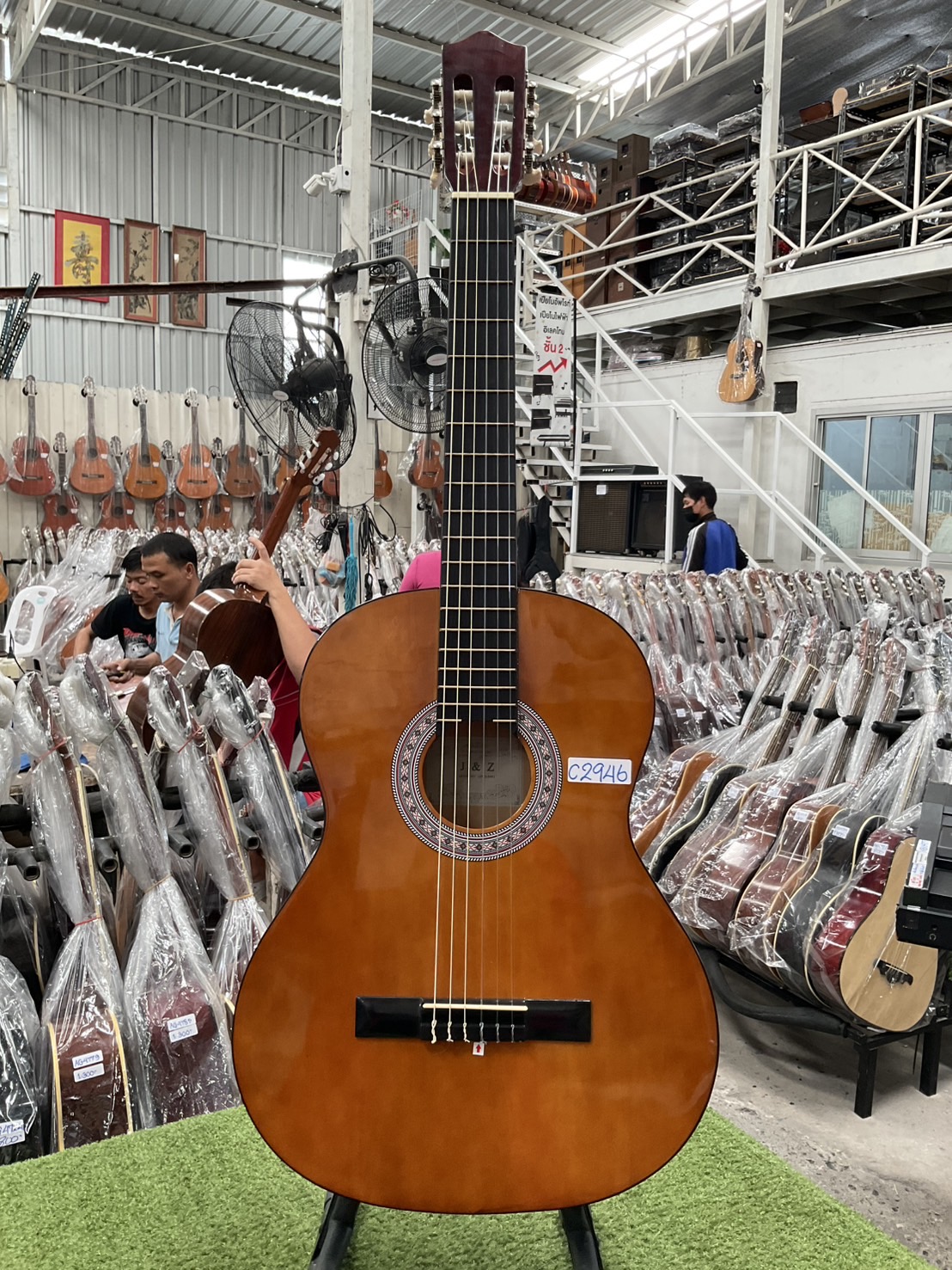 กีต้าร์คลาสสิค J & Z : JZGD3901