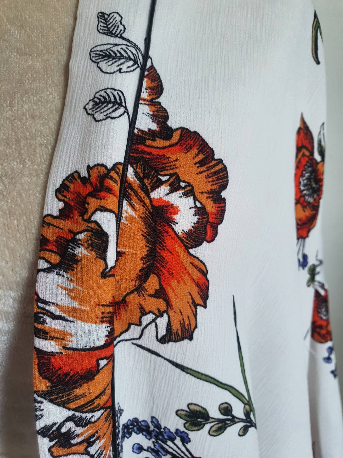 FF05371 เสื้อคลุมมือสอง ลายดอกไม้ แบรนด์ Liberty Love