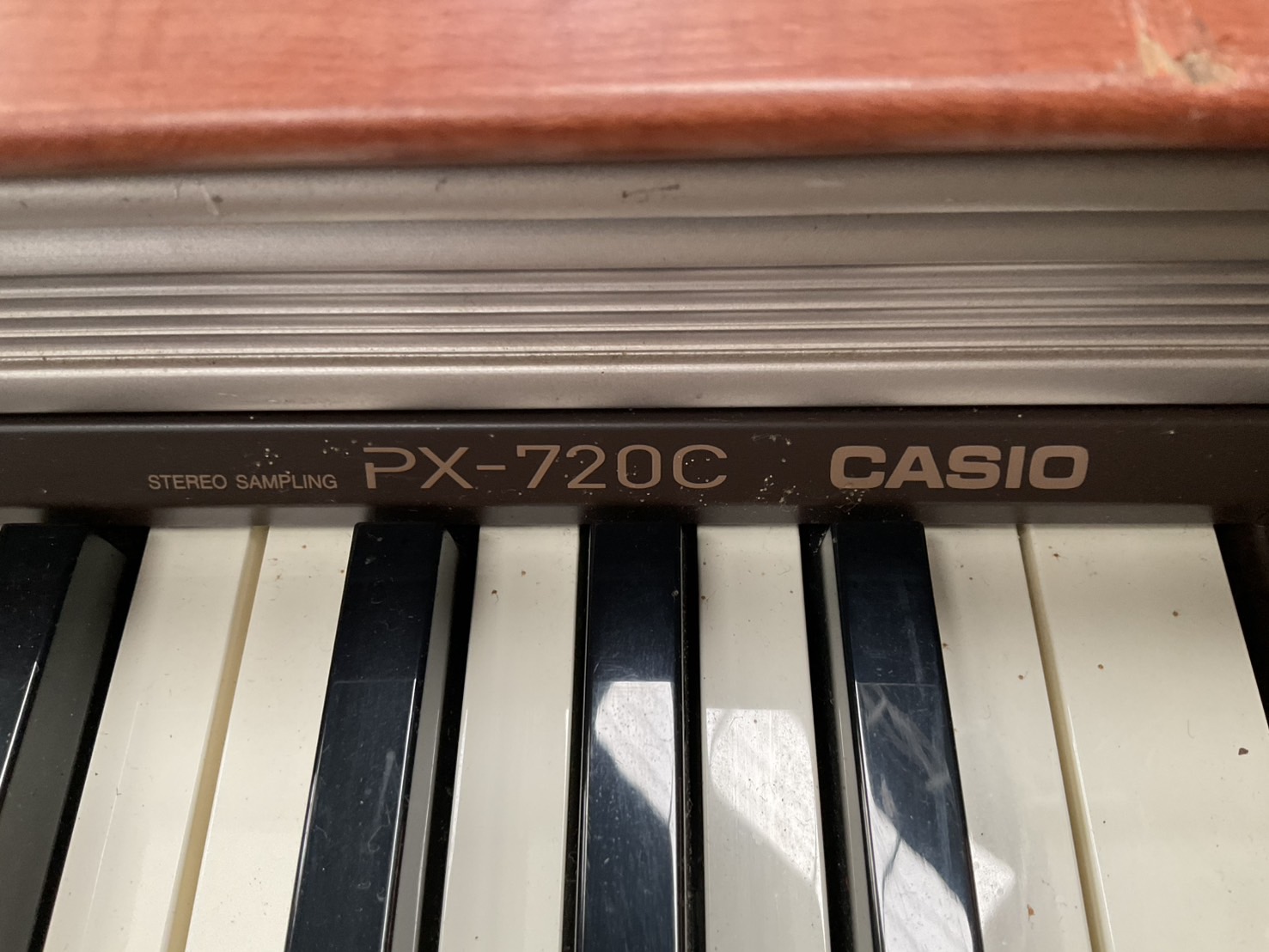 เปียโน CASIO : PX-720C สินค้าไม่พร้อมใช้งาน (ต้องซ่อม)