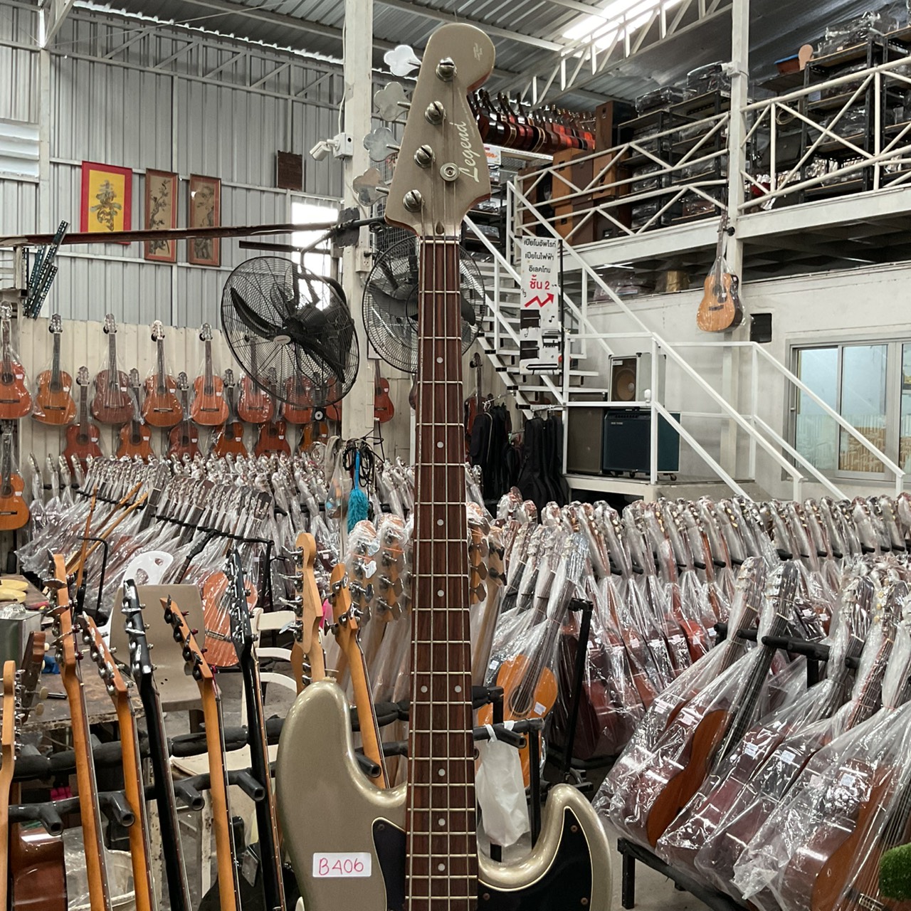 กีต้าร์เบส Legend