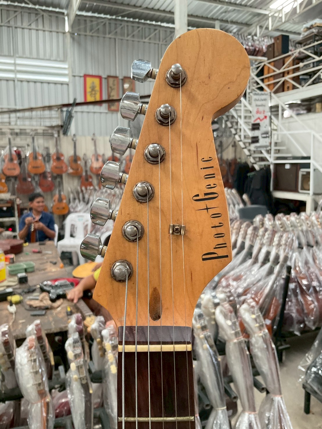 กีต้าร์ไฟฟ้า PhotoGenic