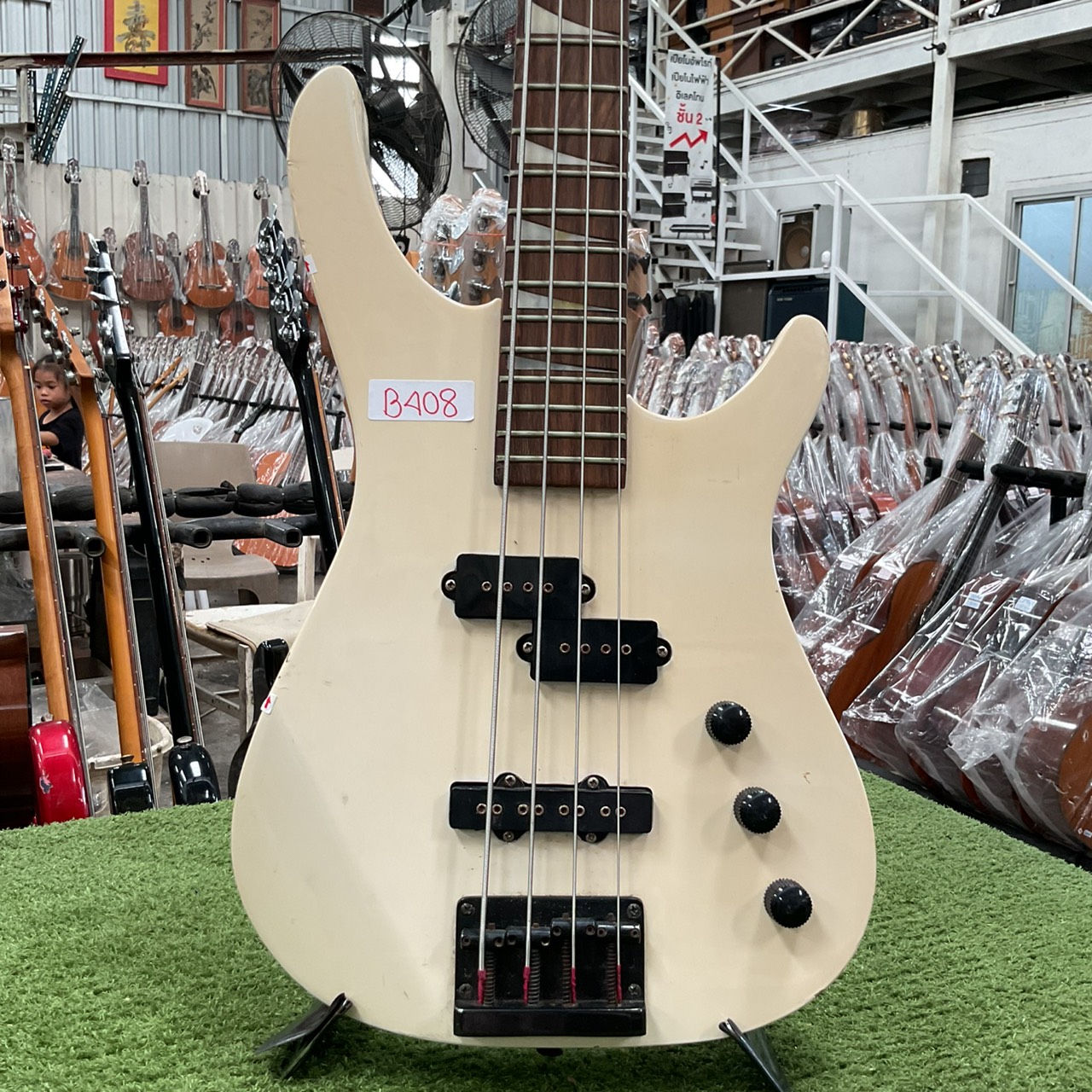 กีต้าร์เบส STRAINER : JS