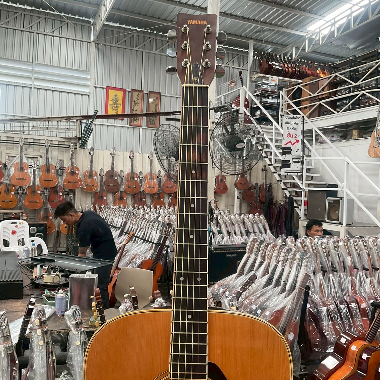 กีต้าร์โปร่ง YAMAHA : FG-201B