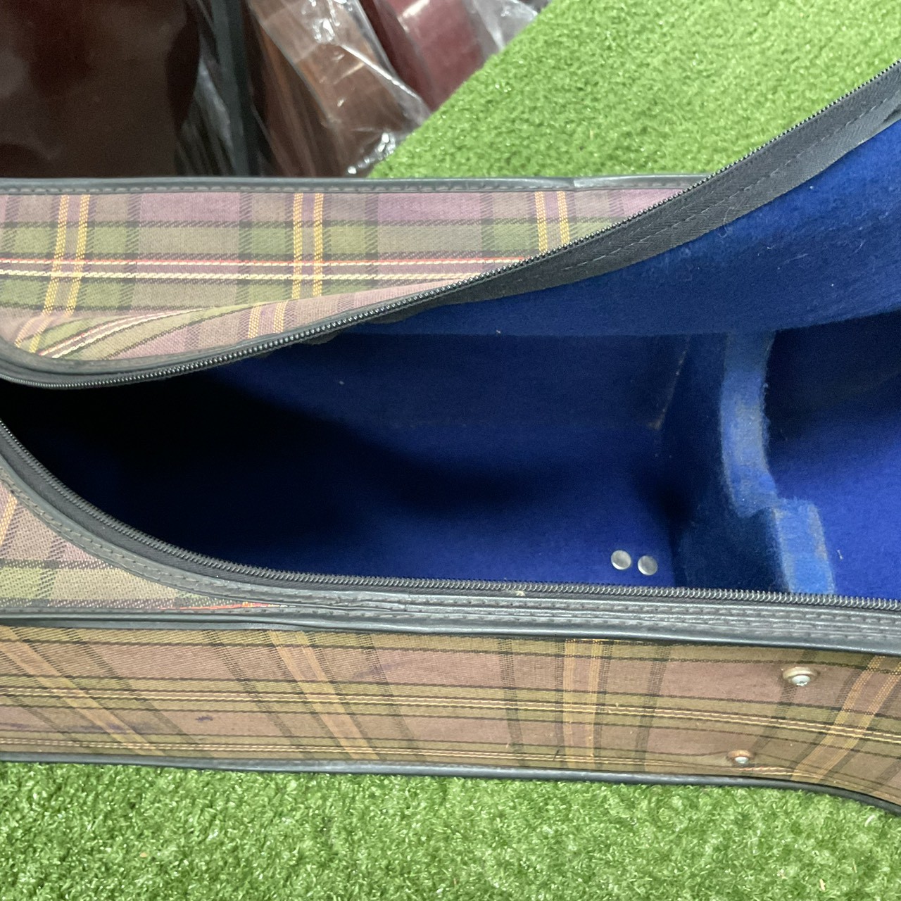 กล่องเคสกีต้าร์โปร่ง