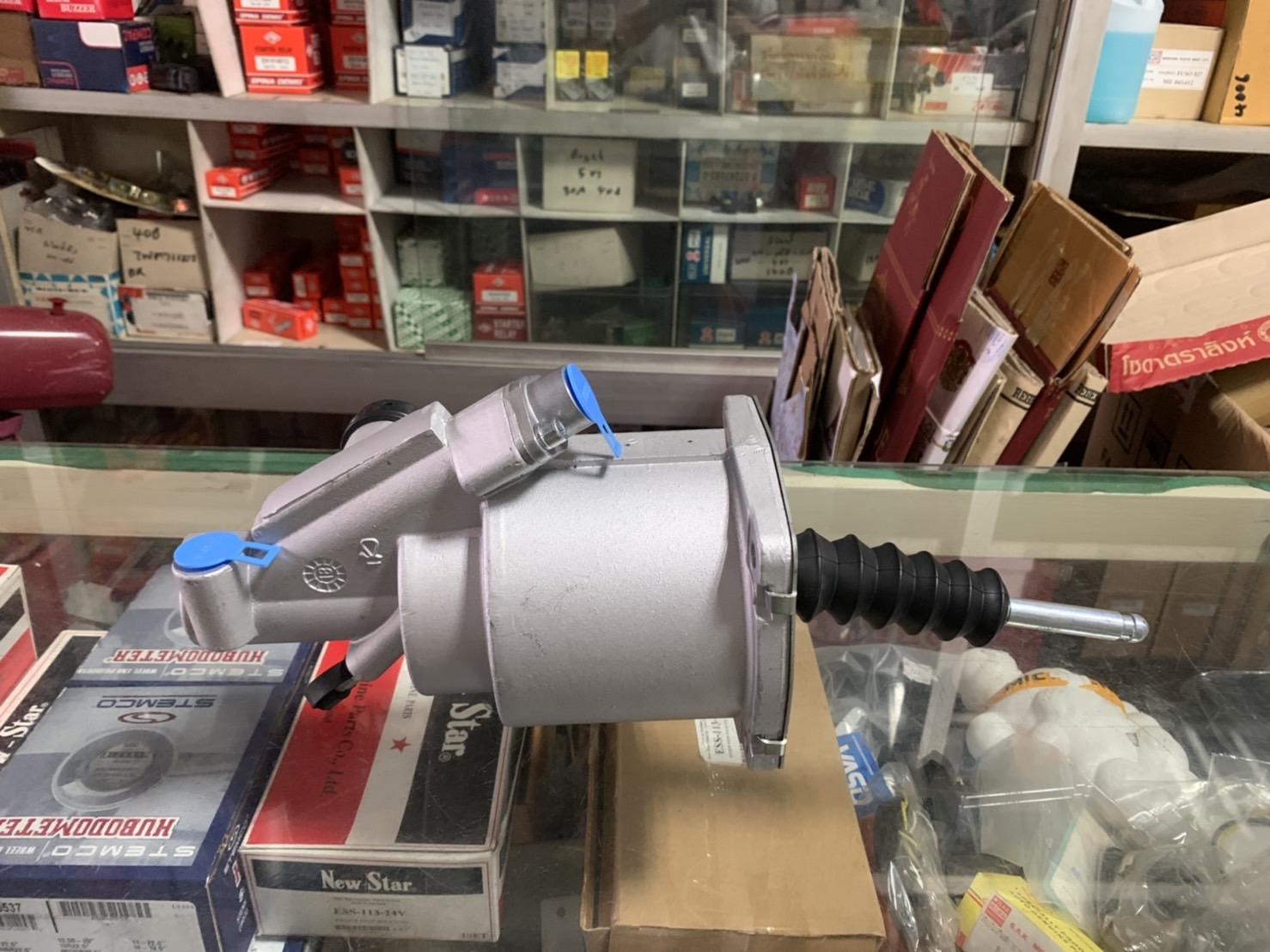 หม้อลมคลัชท์ ISUZU DECA 360 BOT