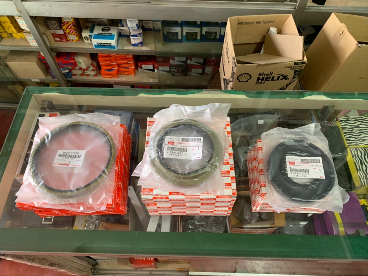 ซีลล้อหลัง ใน นอก ISUZU JCM HINO MEGA