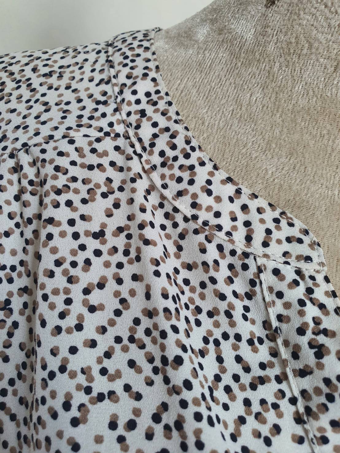 FF05278 เสื้อผ้ามือสอง ชีฟอง แบรนด์ BANANA REPUBLIC อก free-38 นิ้ว