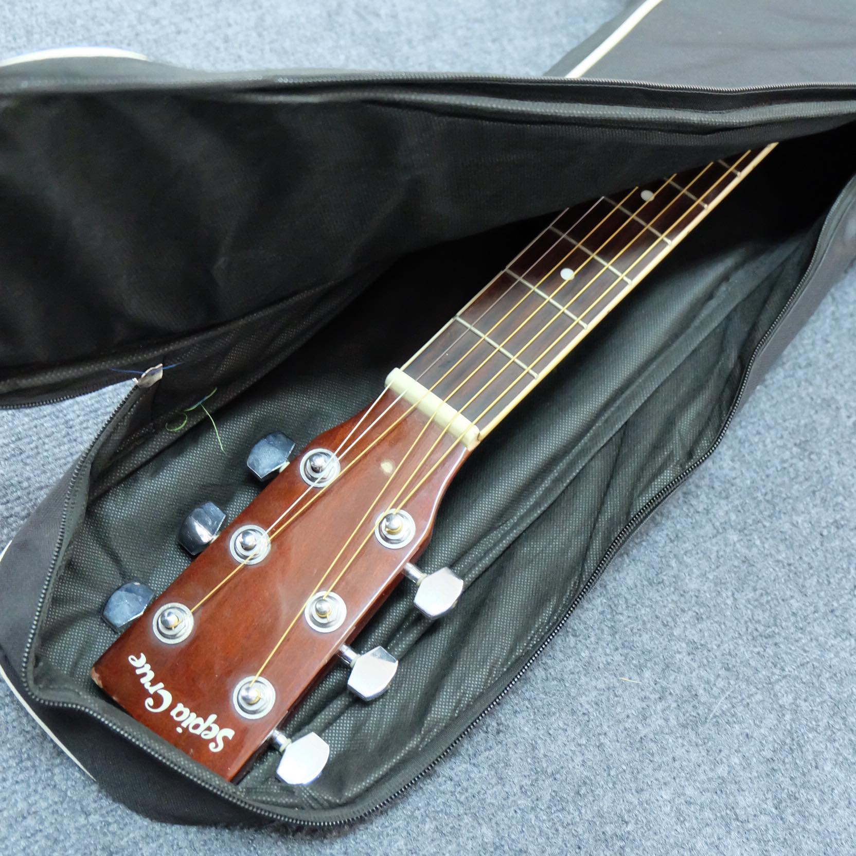กระเป๋ากีตาร์ กระเป๋ากีตาร์โปร่ง คุณภาพสูง Guitar Bag ขนาด 38- 41 นิ้ว - สีดำ