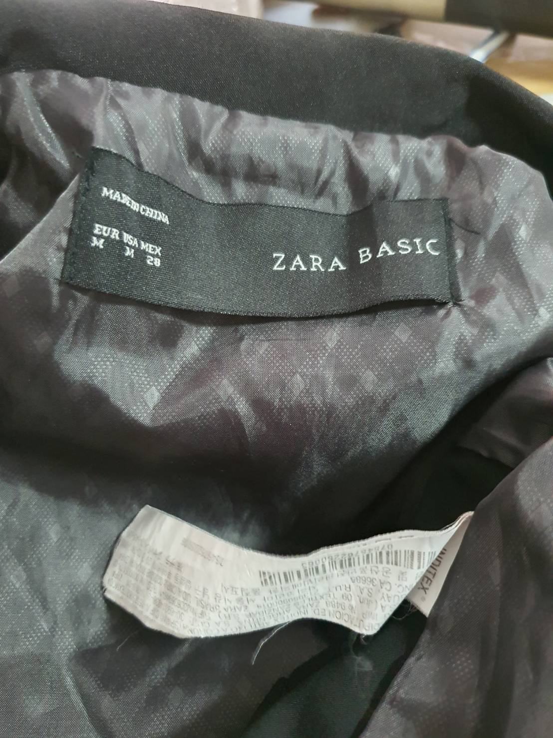 FF06526 เสื้อกั๊กสีดำ มือสอง ZARA อก ุ34นิ้ว