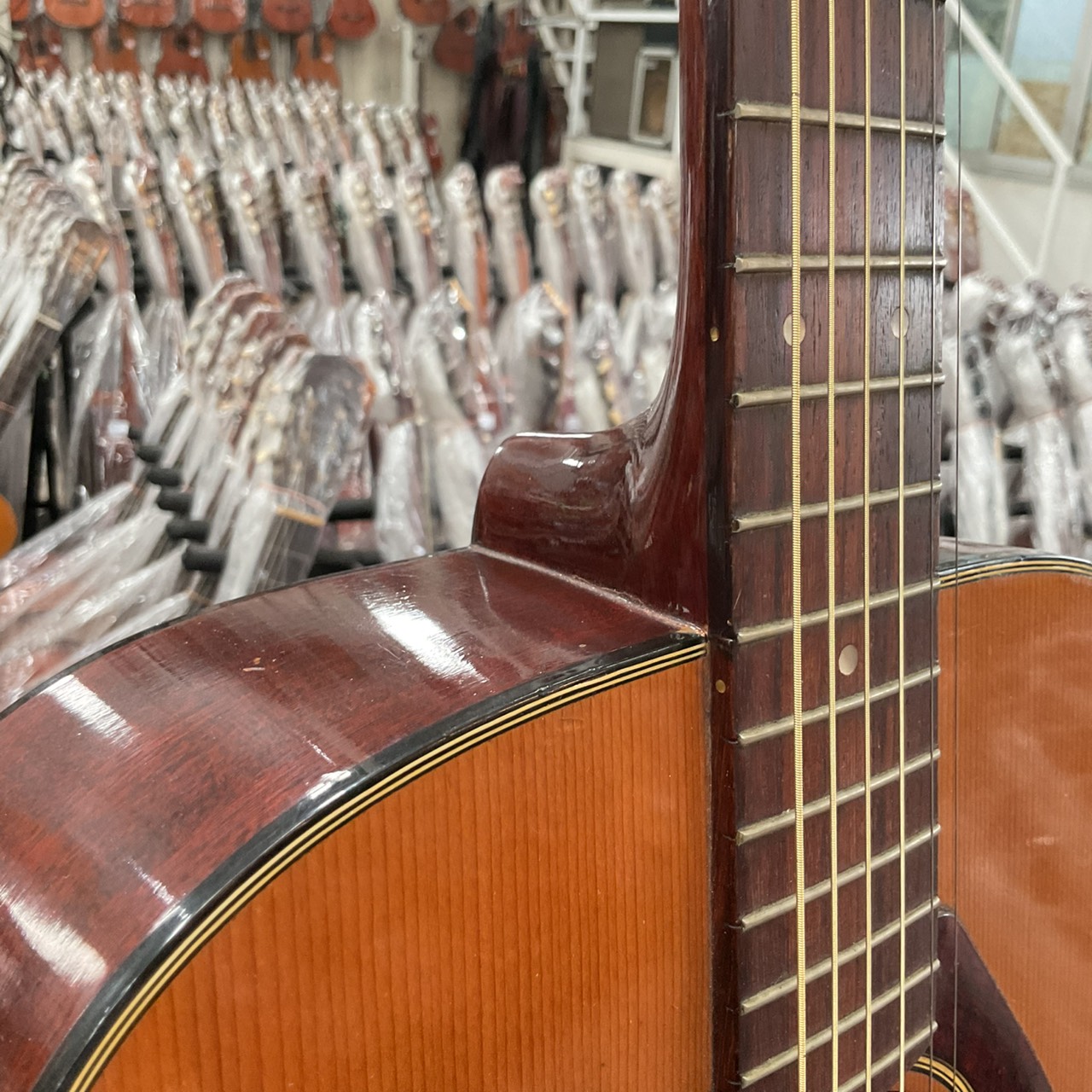 กีต้าร์โปร่ง YAMAHA : FG-130