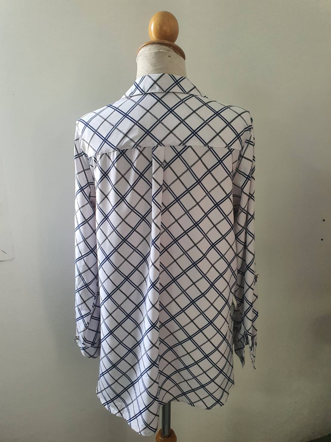 FF06435 เสื้อเชิ้ตมือสอง สีขาวลาย แบรนด์ notations อก 40 นิ้ว