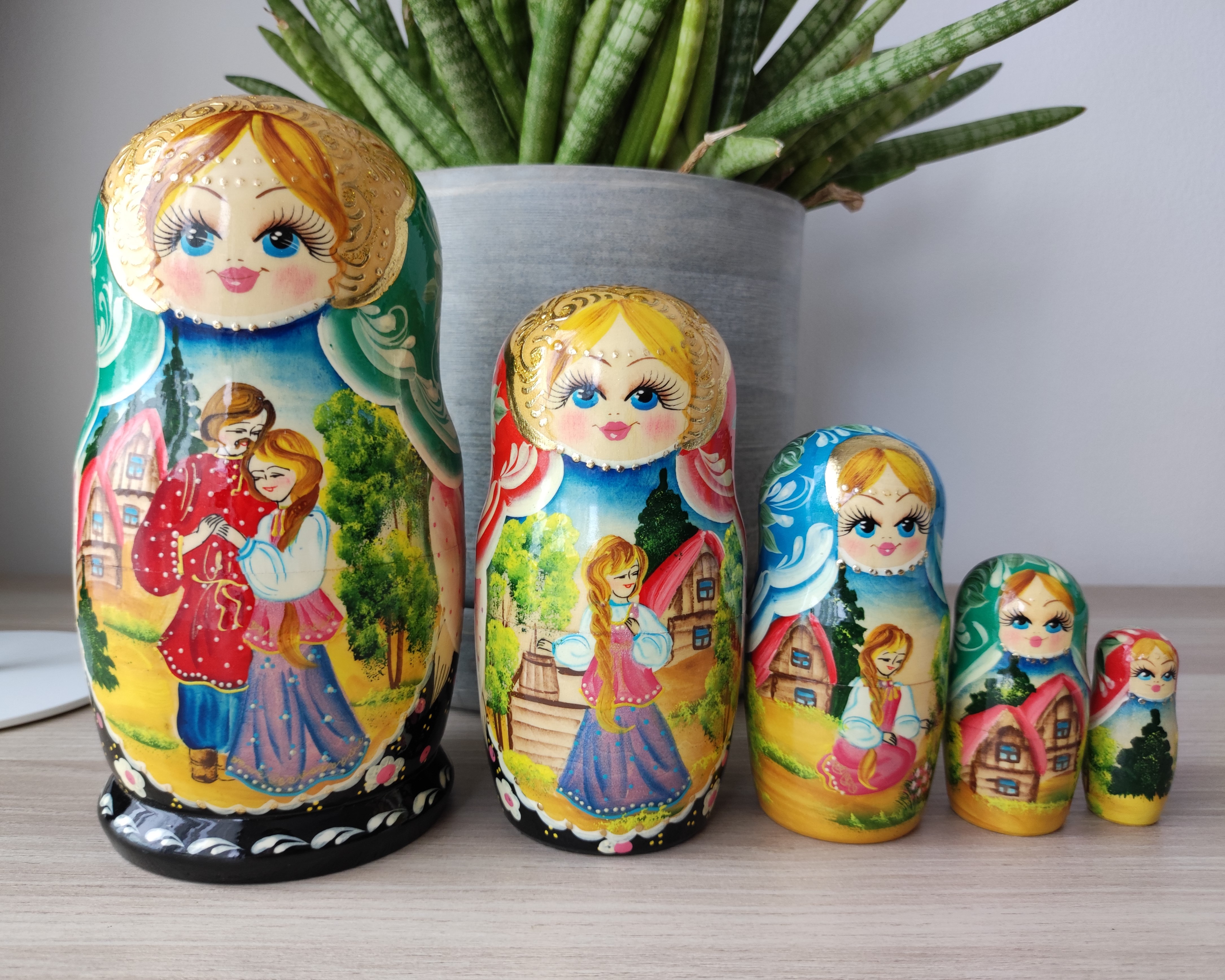 ตุ๊กตาแม่ลูกดกรัสเซีย (Matryoshka) - From Russia With Love "Love Peace"