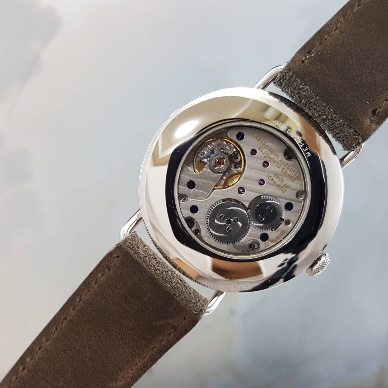 nomos metro 38 power reserve กล่องใบครบ