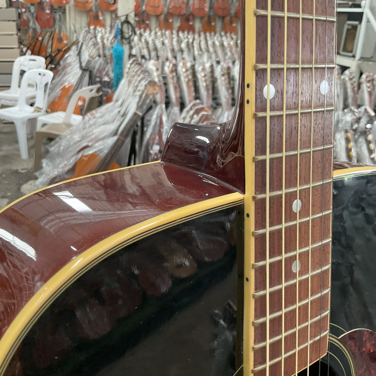 กีต้าร์โปร่ง Legend : LAW-25 BS