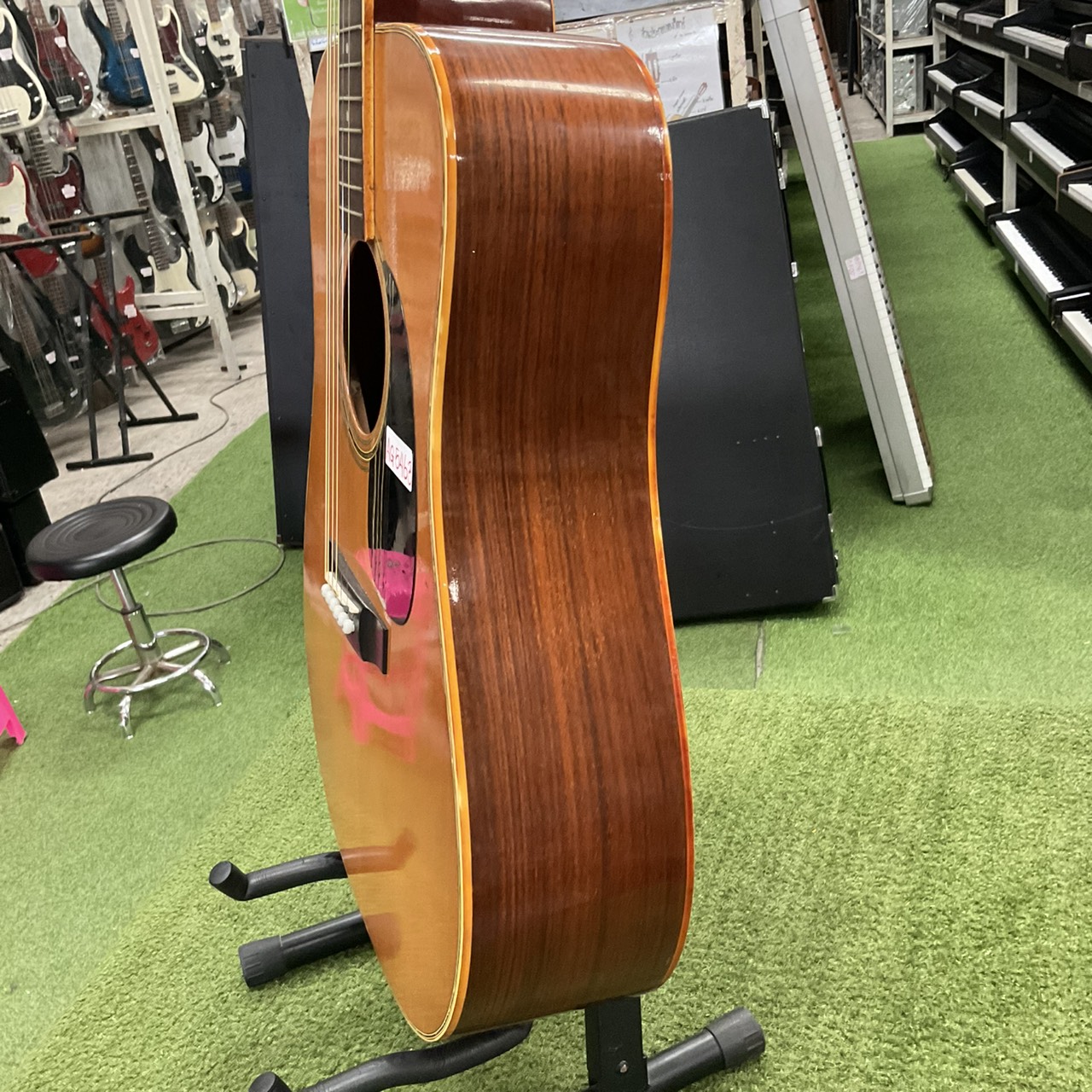 กีต้าร์โปร่ง Morris : W-25