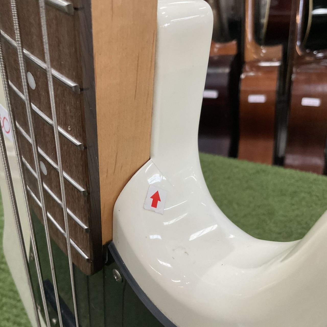 กีต้าร์เบส BUSKER'S