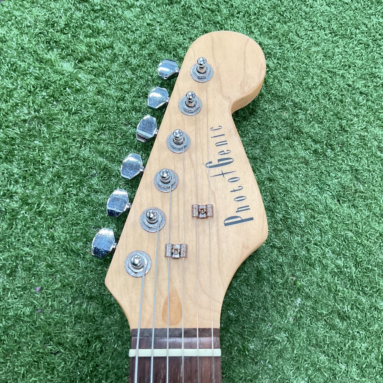 กีต้าร์ไฟฟ้า PhotoGenic