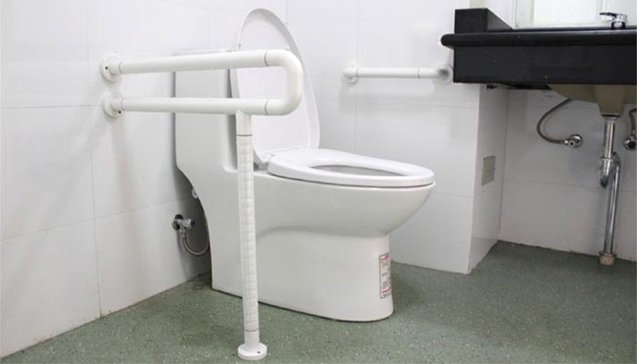 ราวห้องน้ำ รูปตัวP สีขาวยึดกับพื้น 1 ขา สีเหลือง