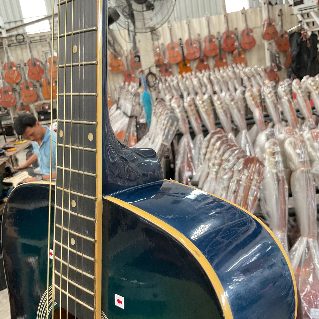 กีต้าร์โปร่ง Barclay